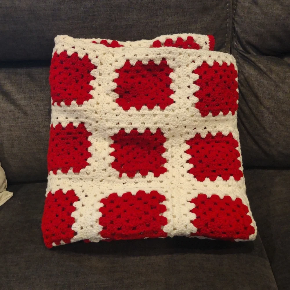 Vintage Handmade Red and White Crochet Granny‎ Square Blanket